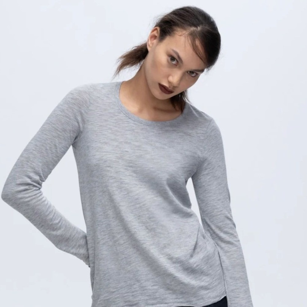 AMO Long Sleeve Ribbed Cotton and Rayon Crew Tee Gray,‎ Size Small